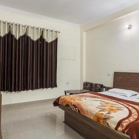 Hotel Devi Mahal Katra  Buitenkant foto