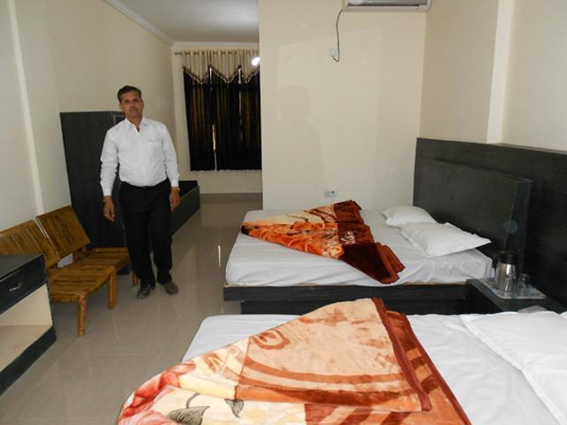 Hotel Devi Mahal Katra  Buitenkant foto