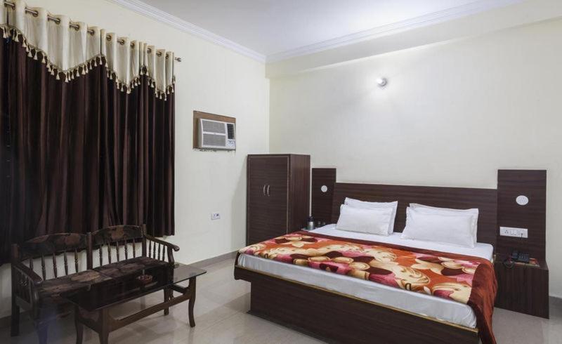 Hotel Devi Mahal Katra  Buitenkant foto
