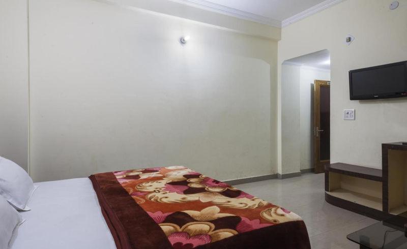 Hotel Devi Mahal Katra  Buitenkant foto